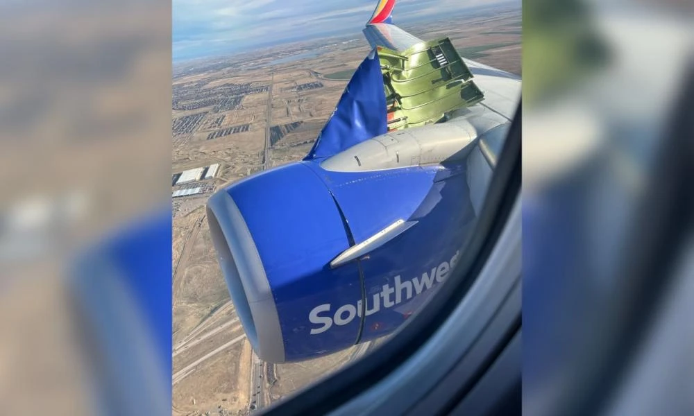 Νέο πρόβλημα με τα Boeing: Αποκολλήθηκε εν πτήσει το κάλυμμα κινητήρα